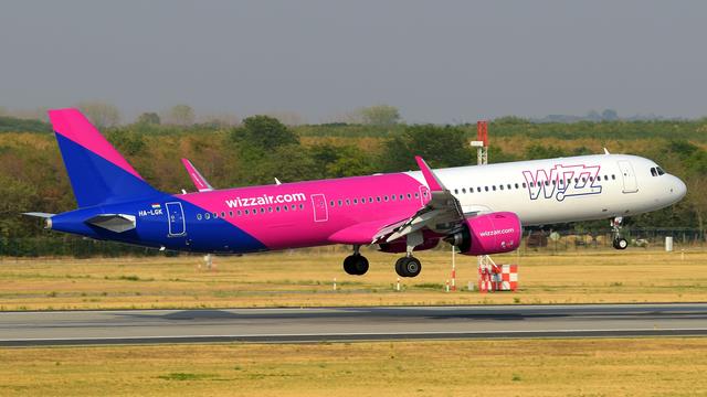 HA-LGK:Airbus A321:Wizz Air